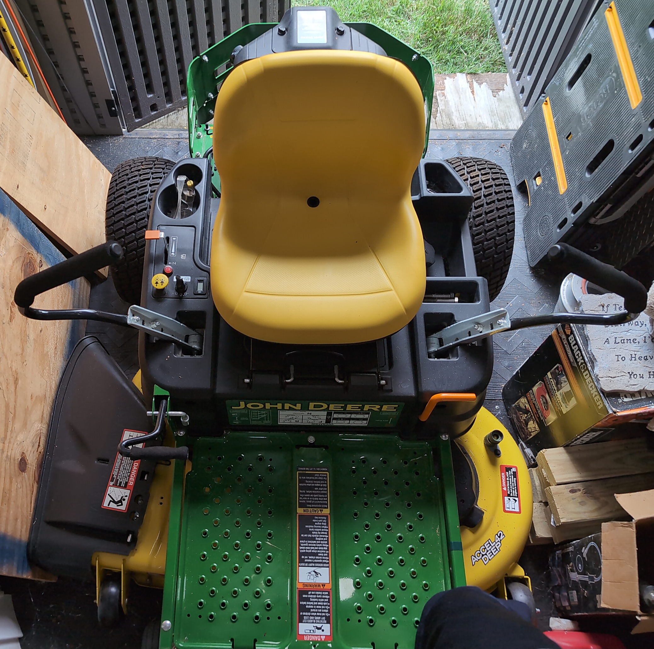 John Deere Z335E ZTrak Zero Turn Riding Mower for sale in Pennsville, NJ